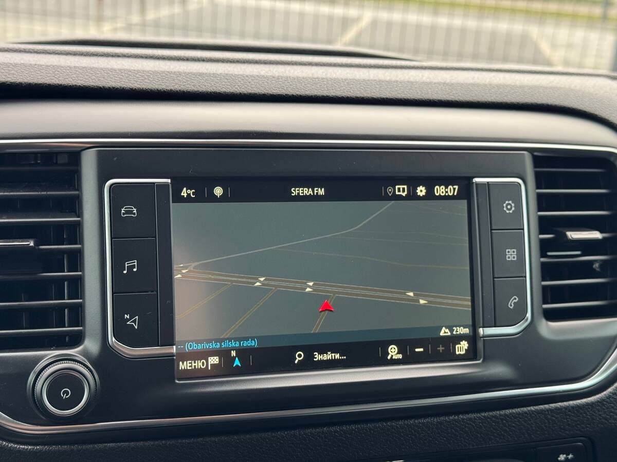 Opel Vivaro 2020 - fresh avto