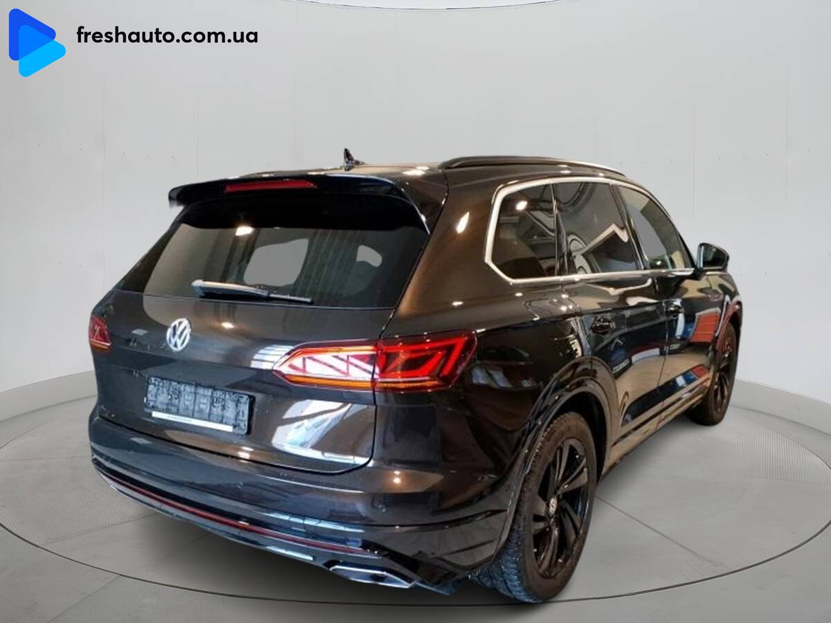 Volkswagen Touareg R 2020 - Об'єм двигуна: 3.0 л.
