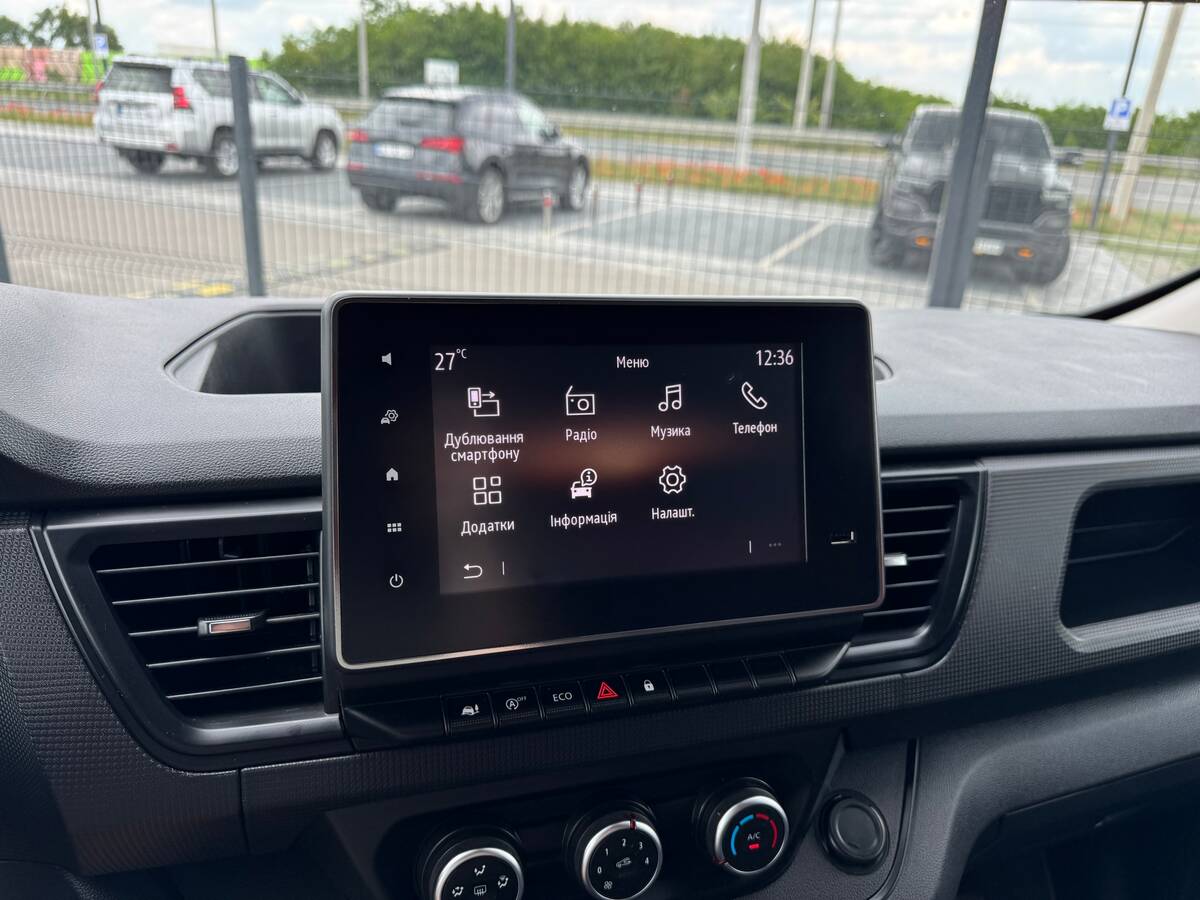 Renault Trafic 2023 - Transmission: Manual 
