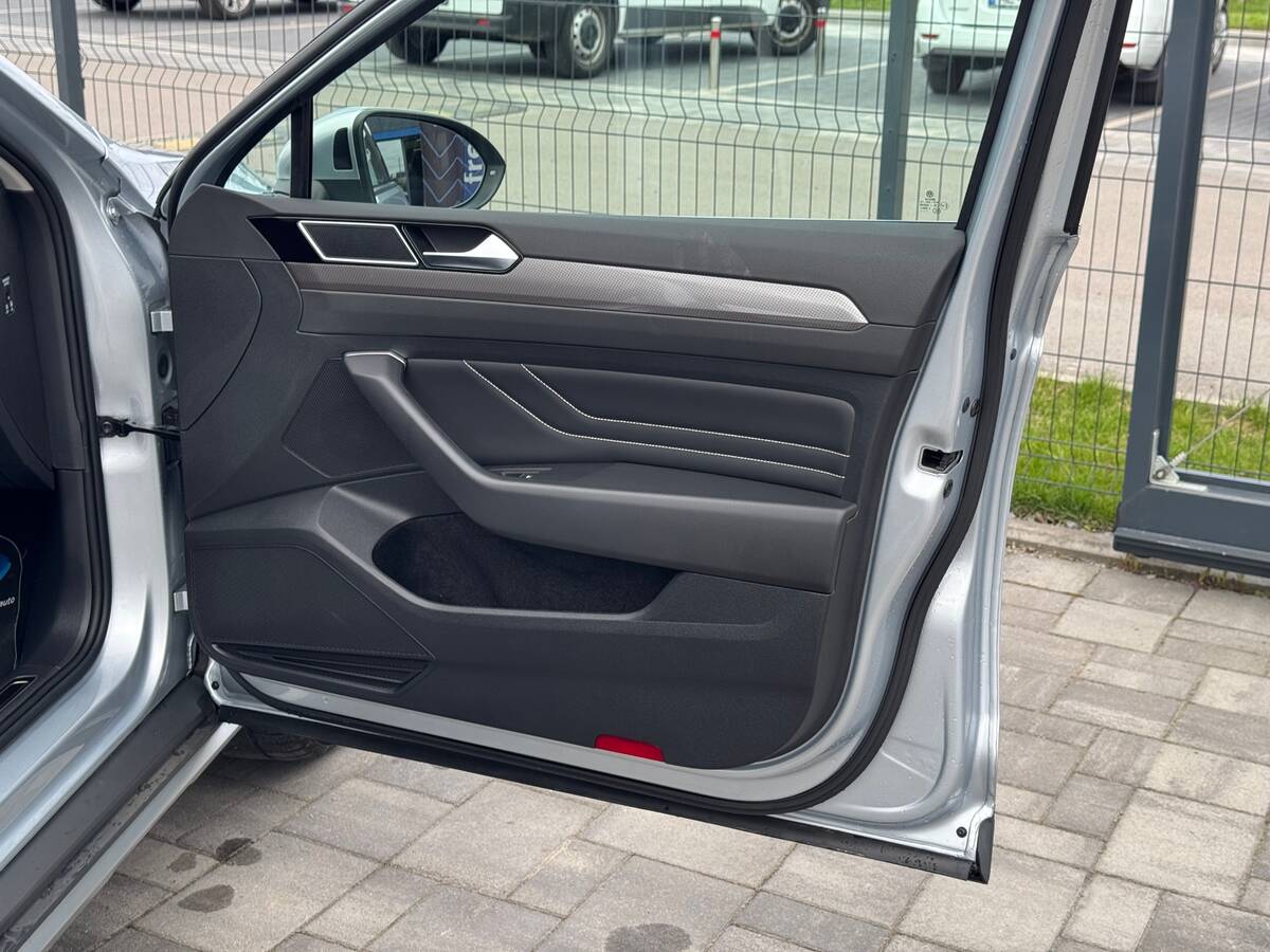 Volkswagen Passat Alltrack 2022 - фрешавто
