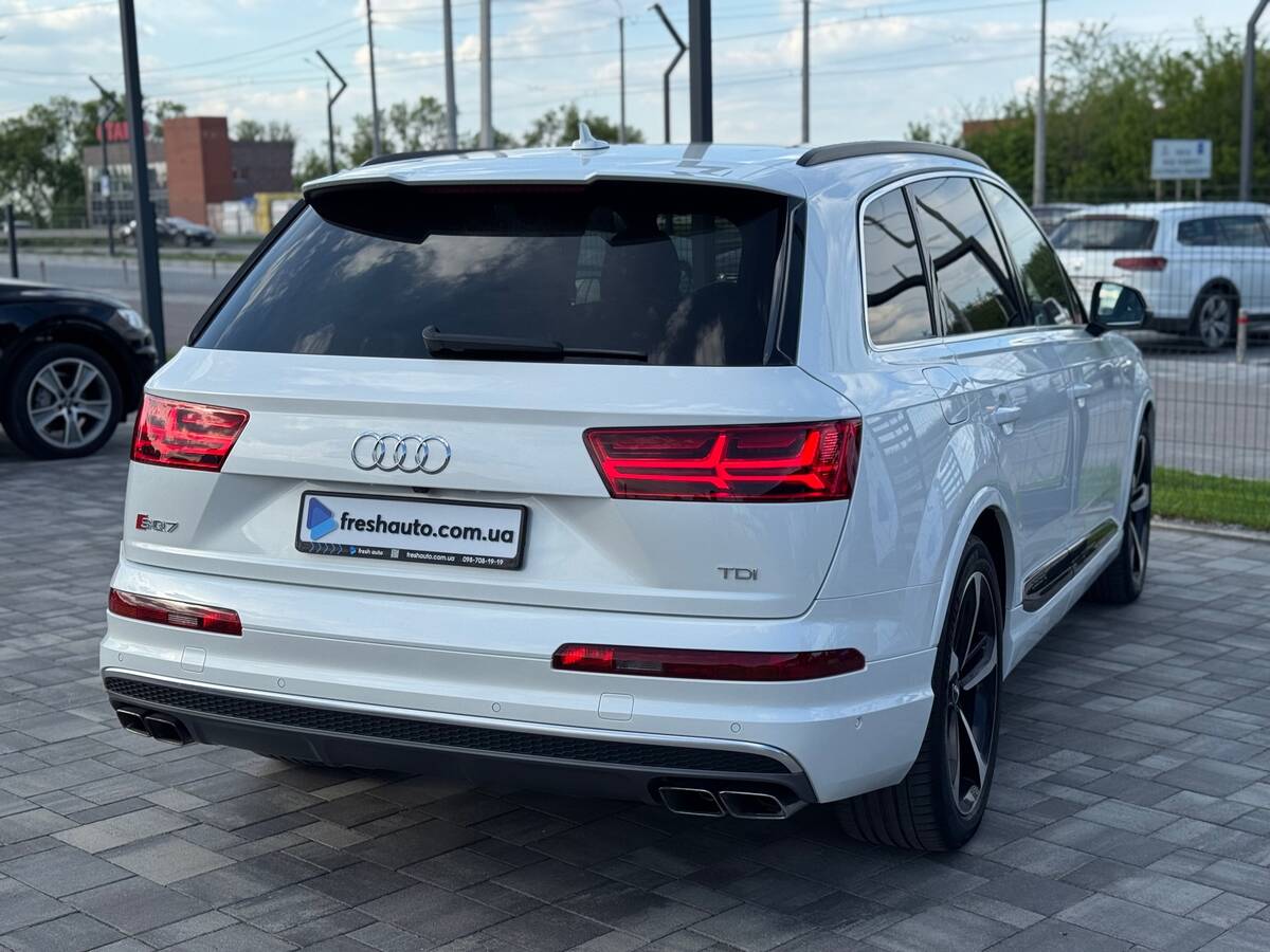 Audi SQ7 2017 - Об'єм двигуна: 4.0 л.