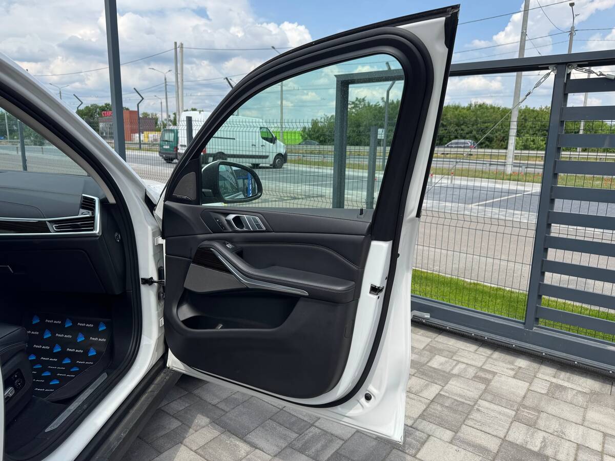 BMW X7 2020 - Transmission: Automatic 
