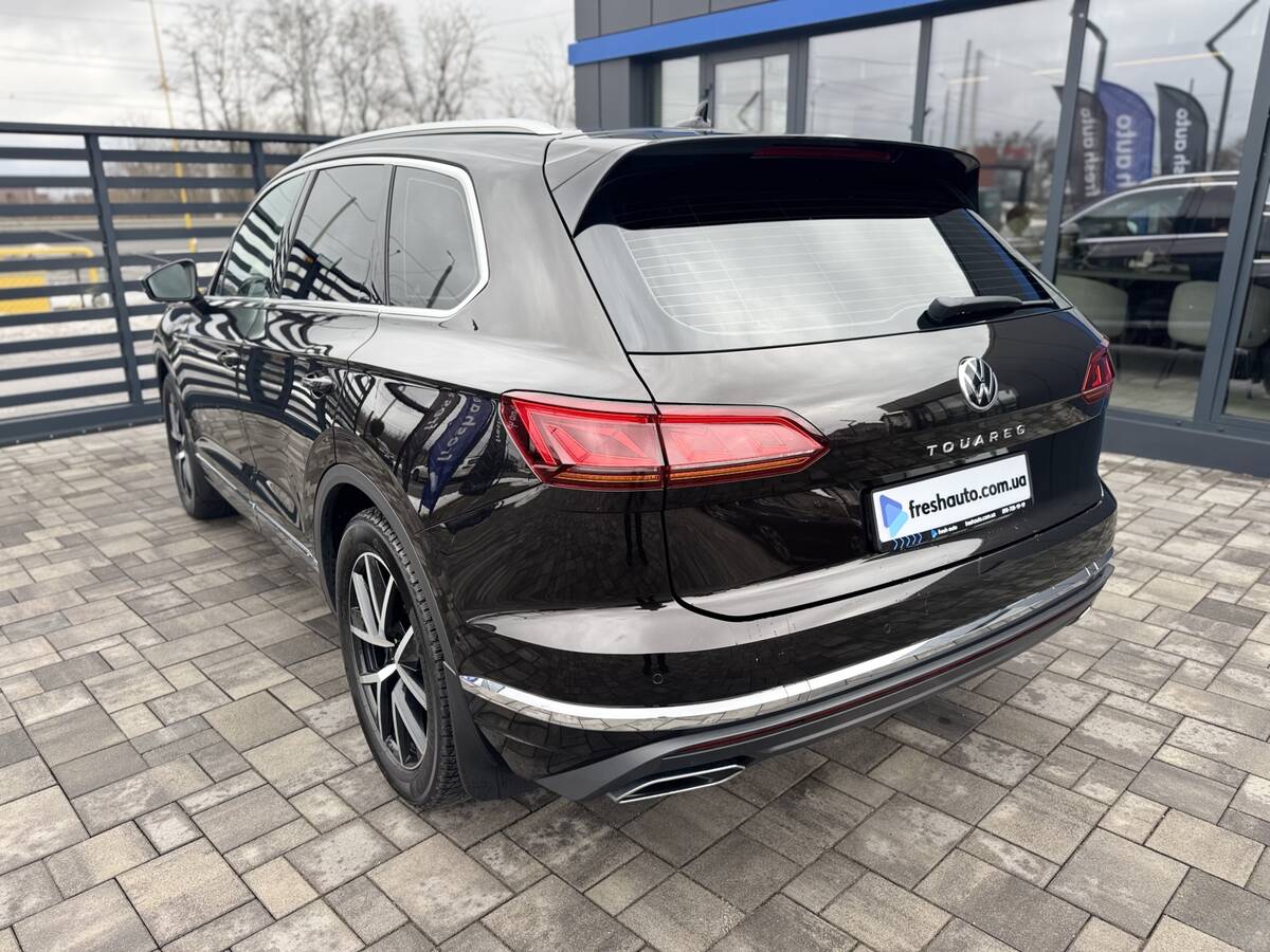 Volkswagen Touareg 2021 - фреш авто