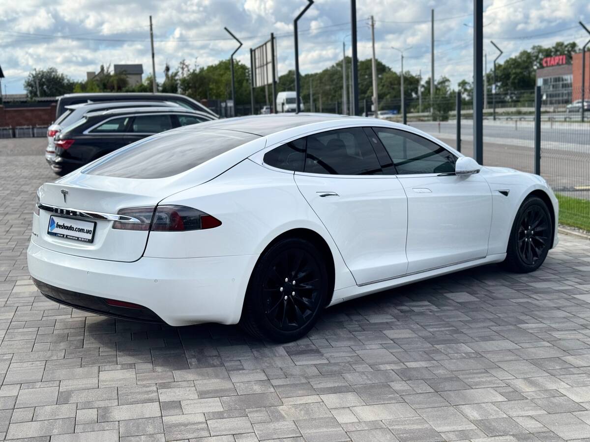 Tesla Model S 2018