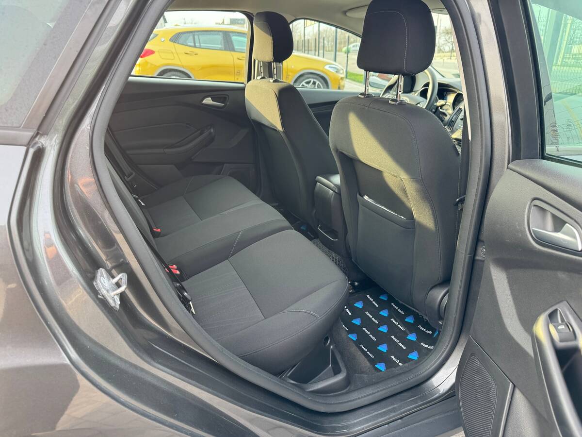 Ford Focus 2018 - fresh auto