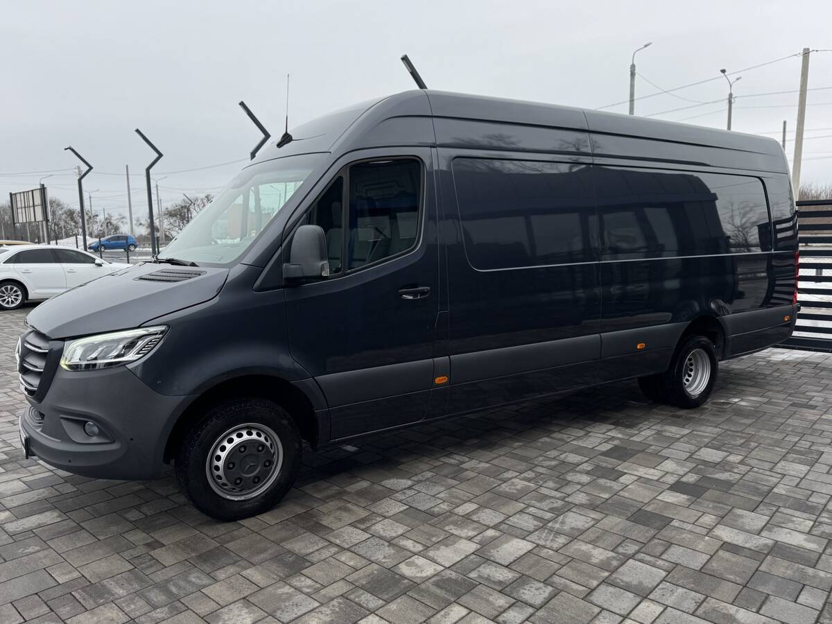 Mercedes-Benz Sprinter 2020 - Об'єм двигуна: 3.0 