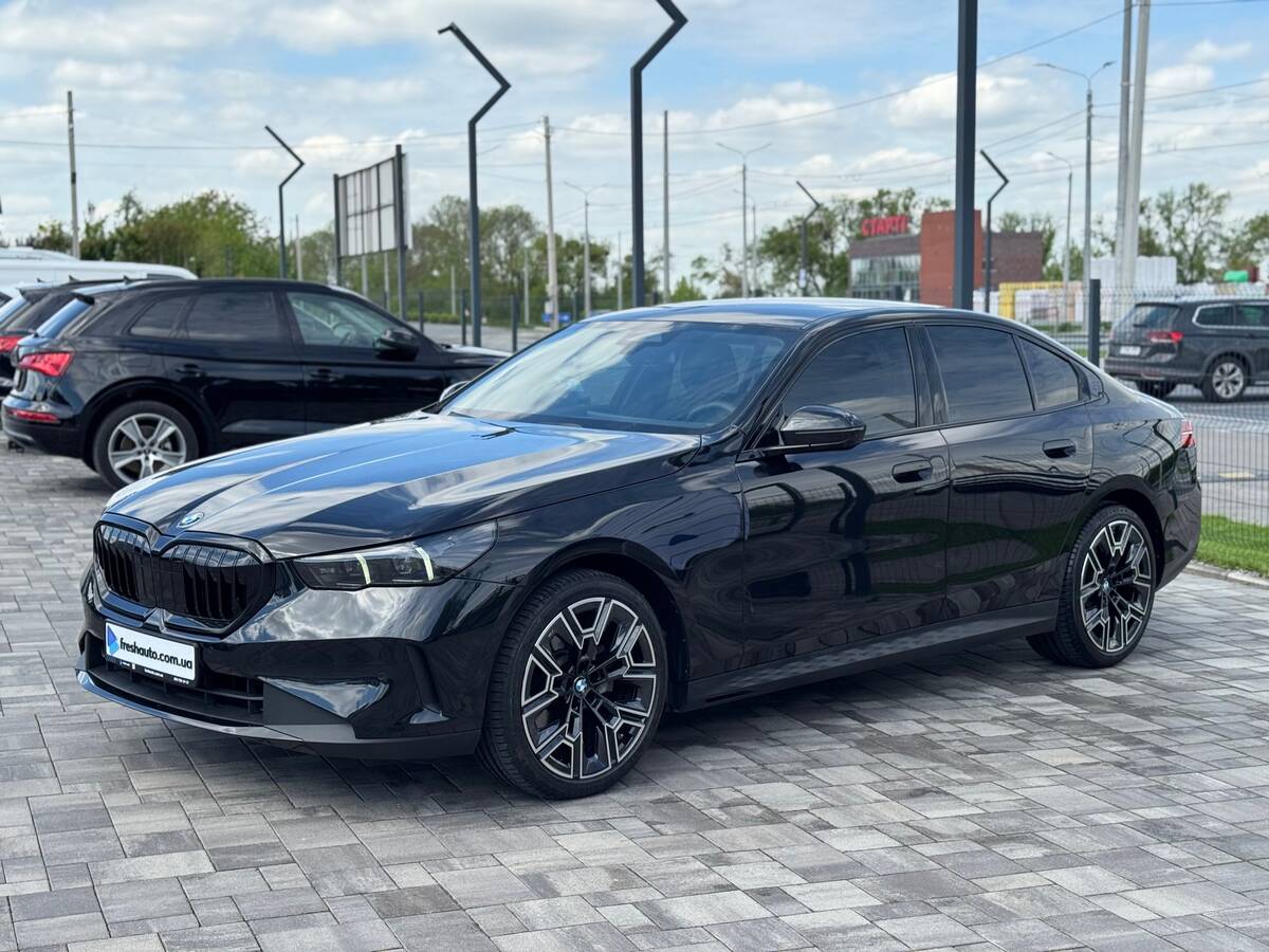 BMW 5 Series 2024 - Привід: Задній 