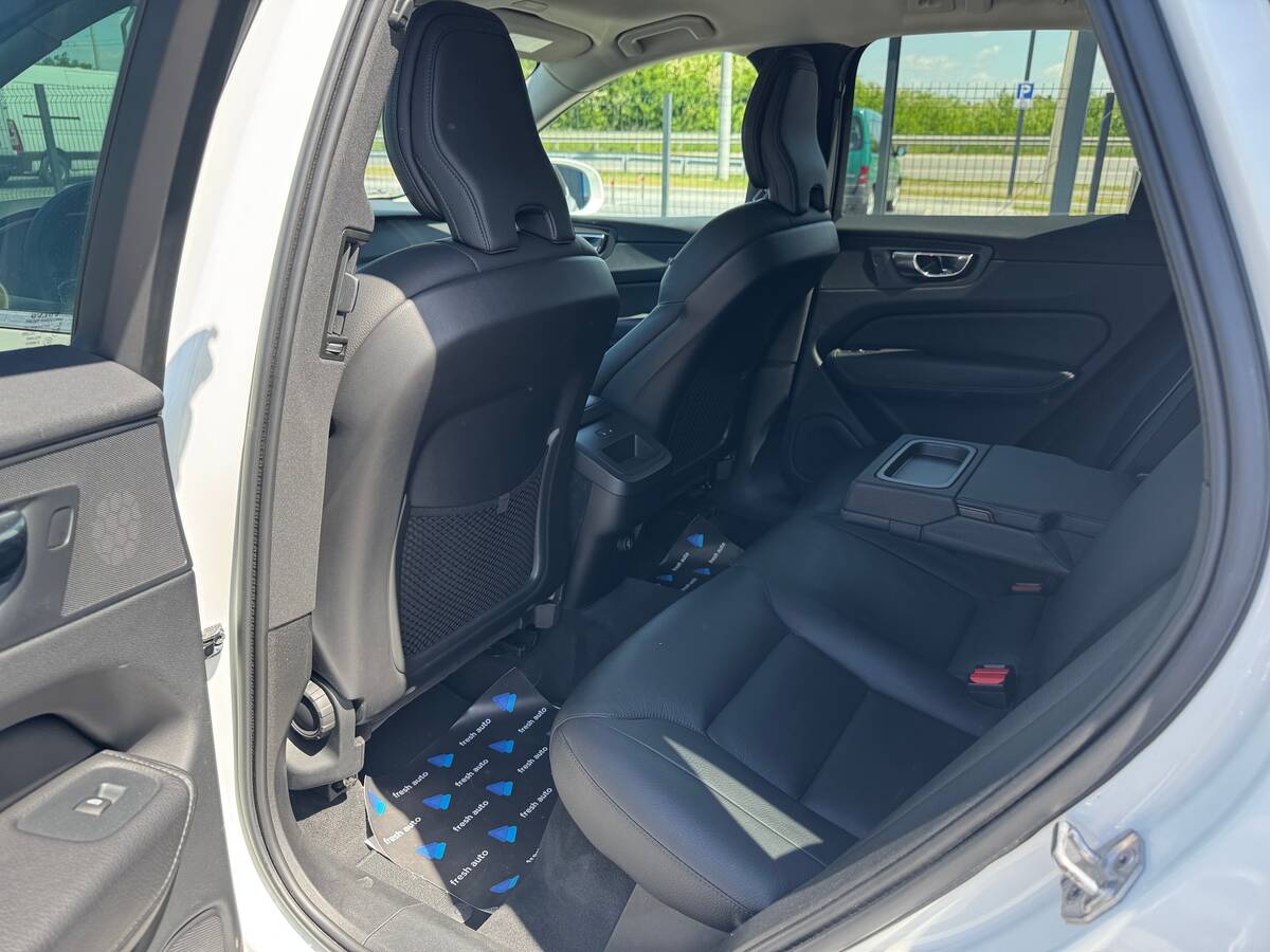 Volvo XC60 2018 - Number Of Seats: 5 