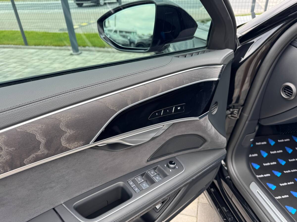 Audi A8 2024 - фреш авто рівне