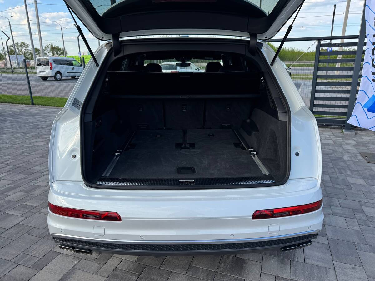 Audi SQ7 2017 - fresh auto