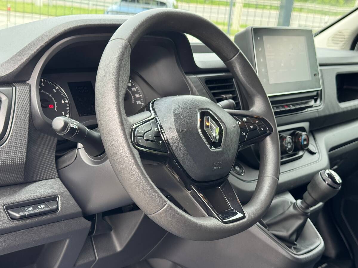 Renault Trafic 2022 - freshauto