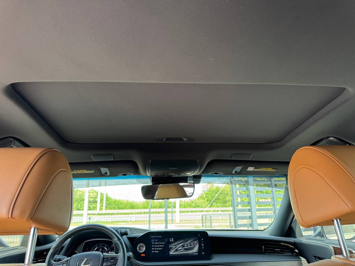 Lexus LS500 2022 - Об'єм двигуна: 3.4 л.