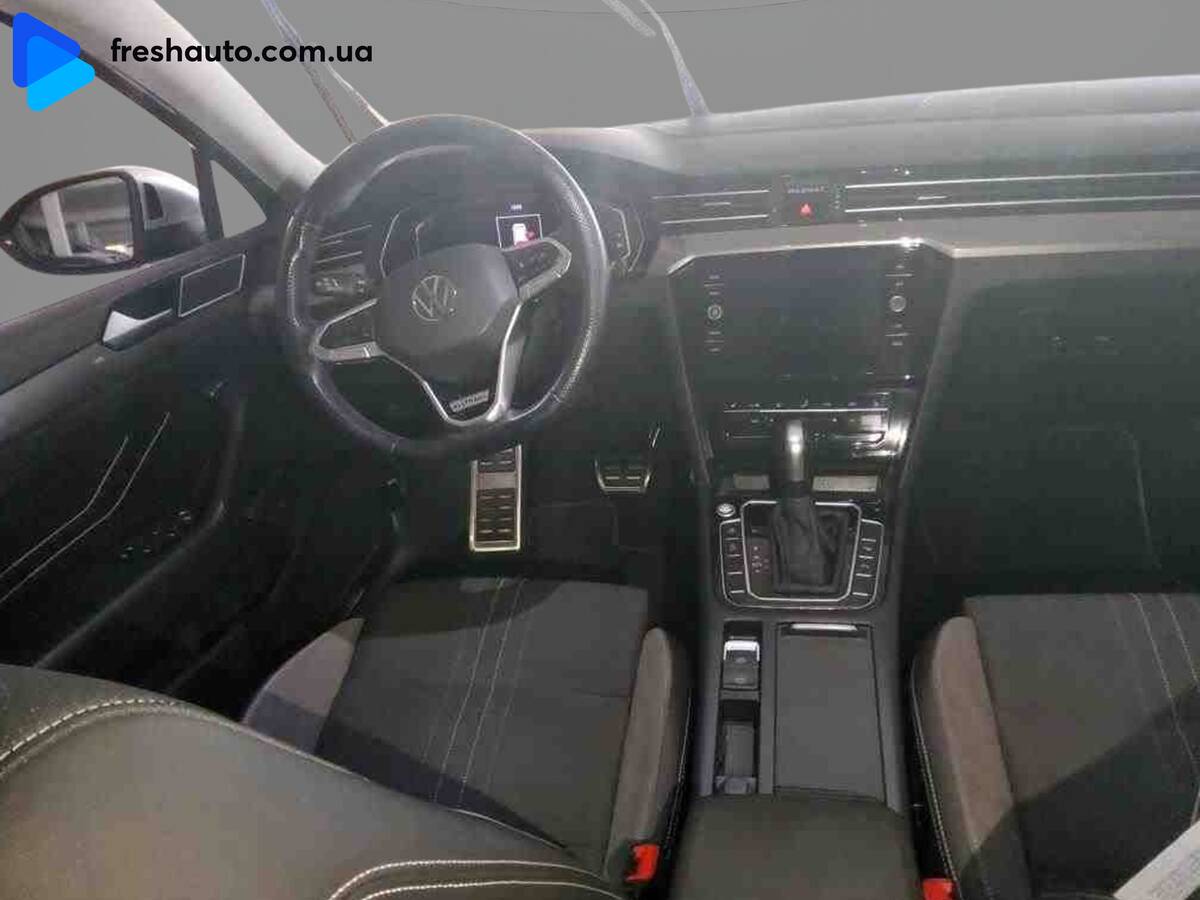 Volkswagen Passat Alltrack 2022 - Кількість місць: 5 