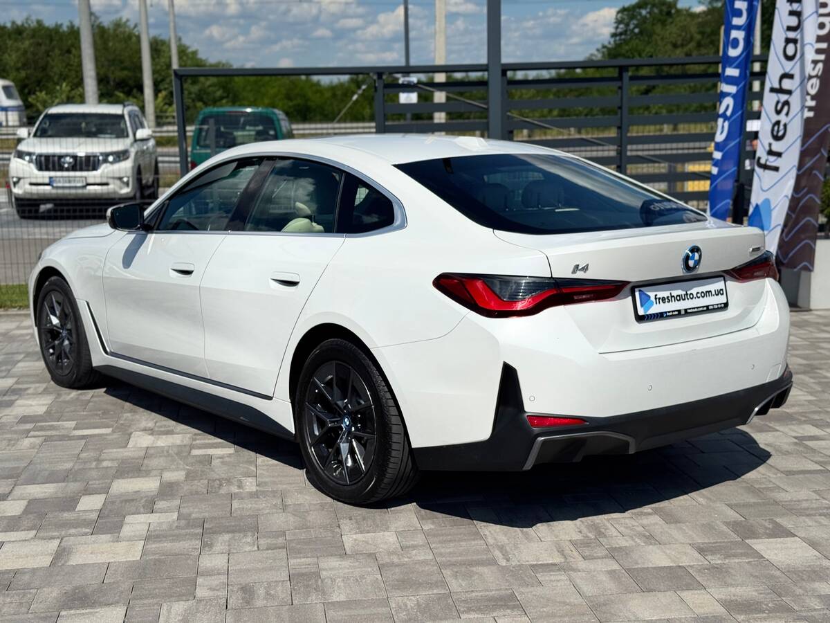 BMW i4 2022 - Тип кузова: Coupe 
