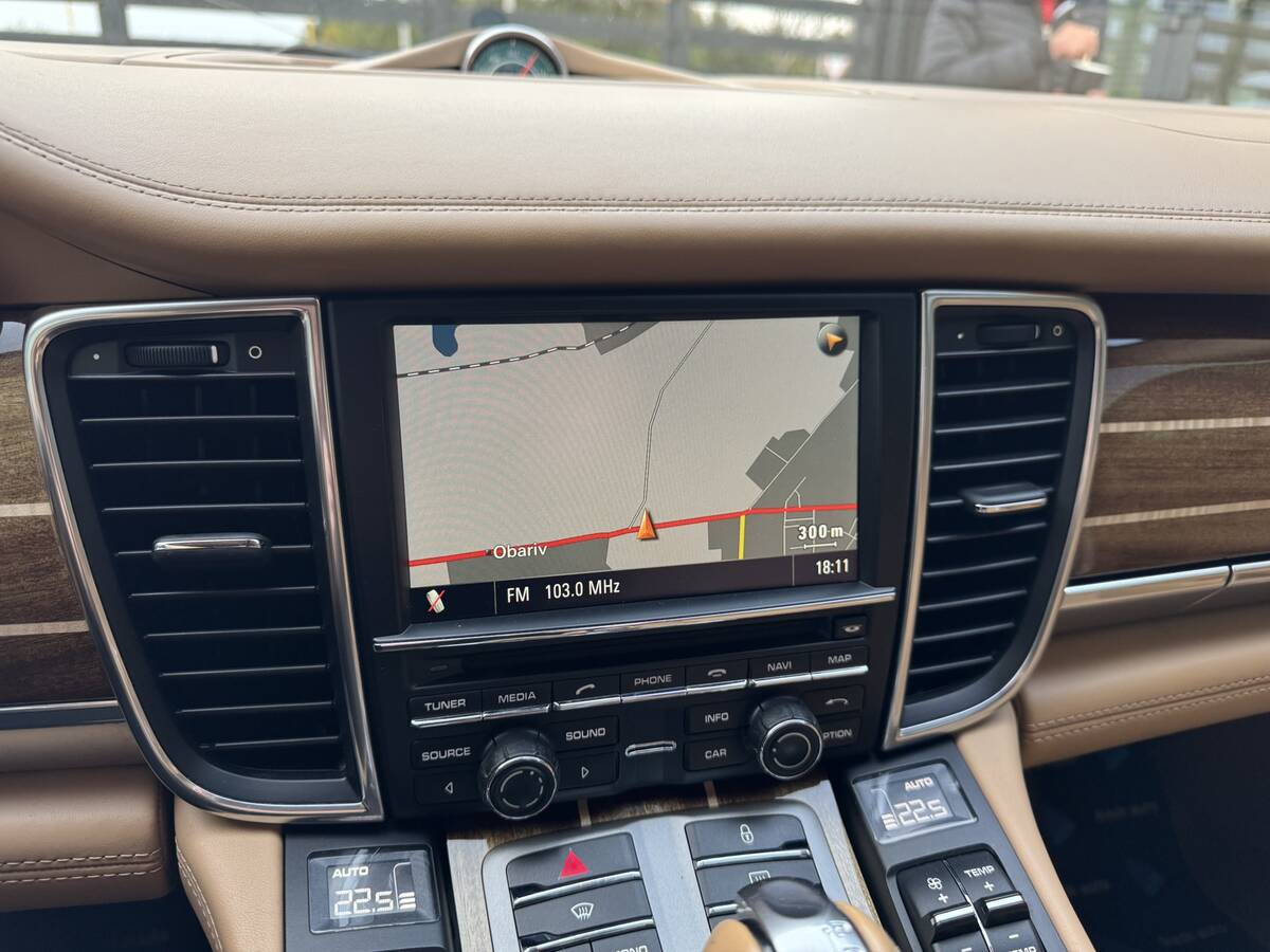Porsche Panamera 2011 - fresh avto