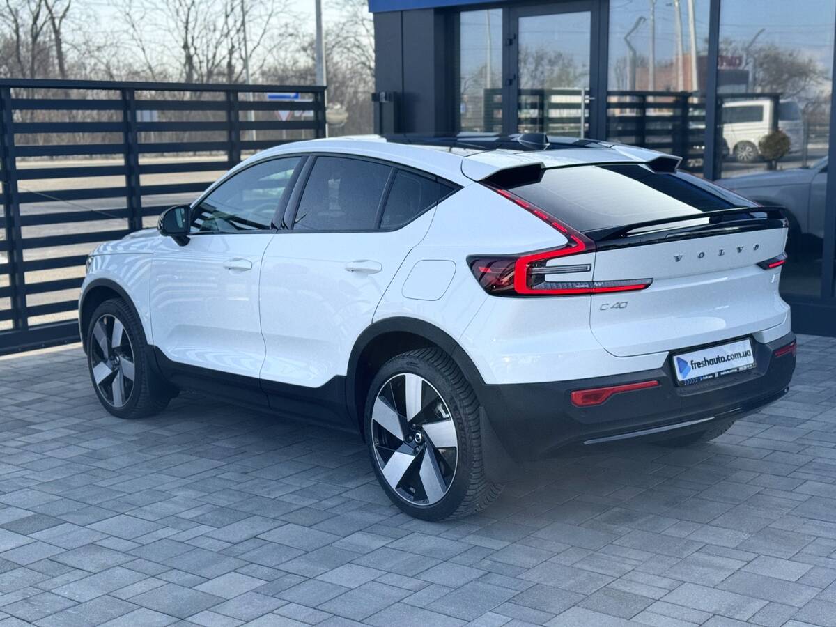 Volvo C40 Recharge 2023 - фреш авто