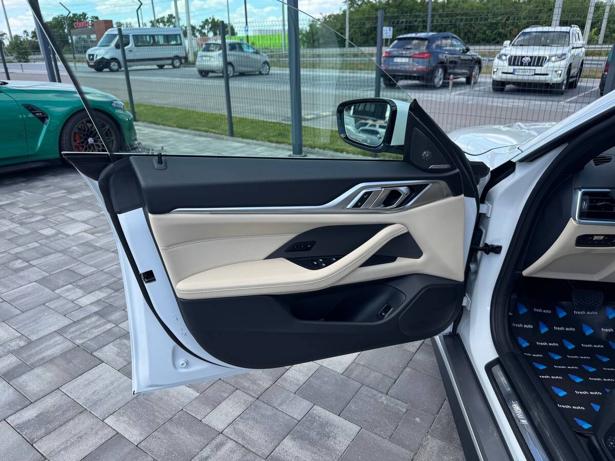 BMW i4 2022 - fresh auto