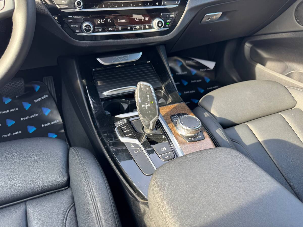 BMW X3 2018 - Number Of Seats: 5 