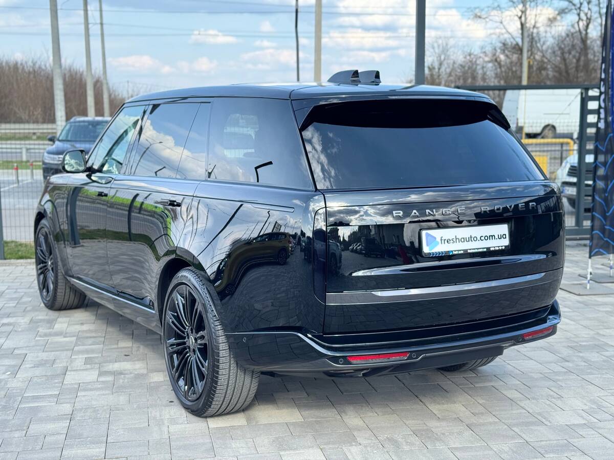 Land Rover Range Rover 2023 - Привід: Повний 