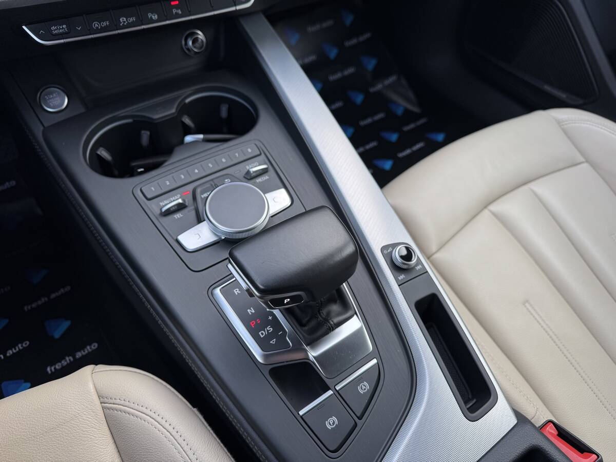 Audi A4 B9/8W 2016 - Об'єм двигуна: 3.0 