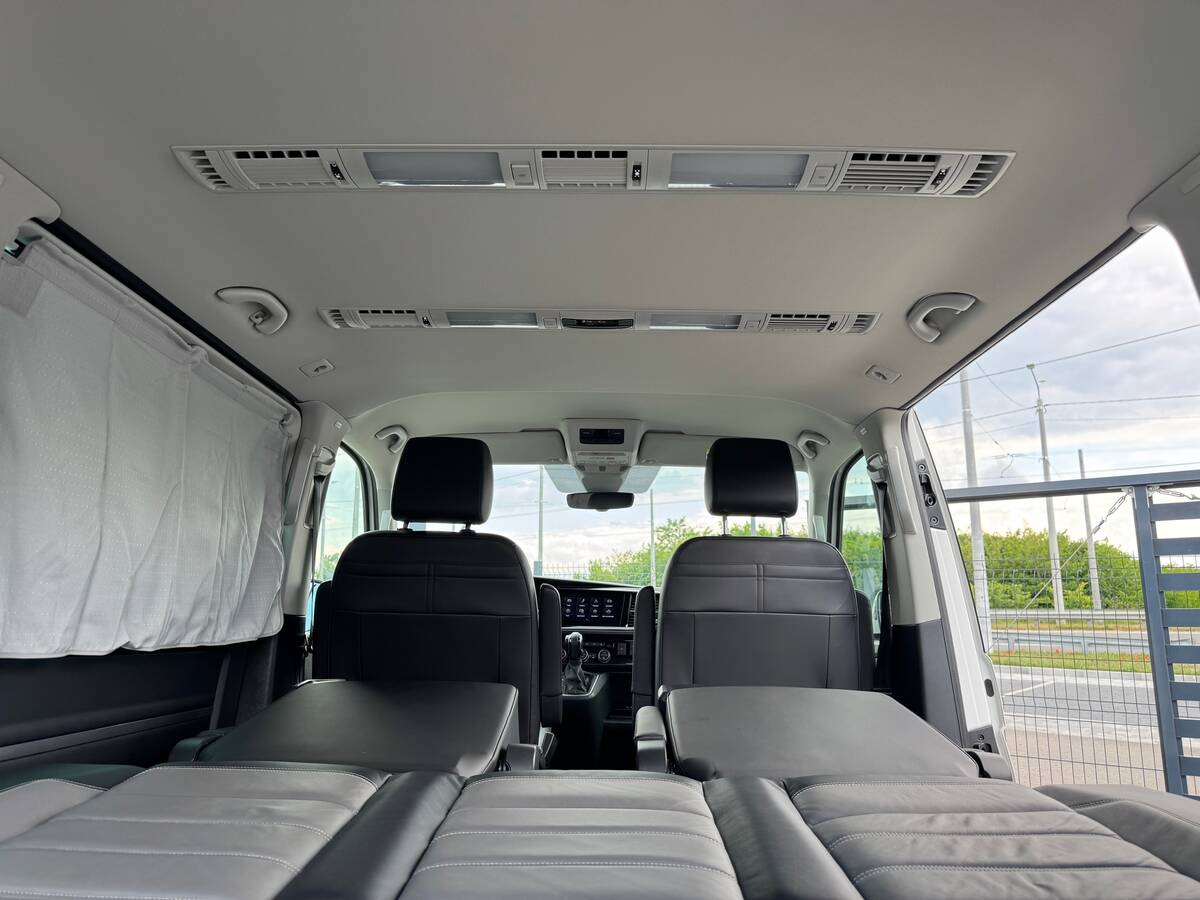 Volkswagen Multivan 2021 - Кількість місць: 7 