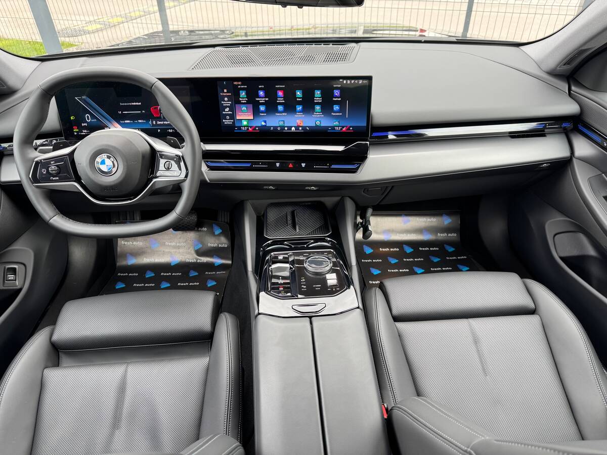 BMW 5 Series 2024 - Об'єм двигуна: 2.0 л.