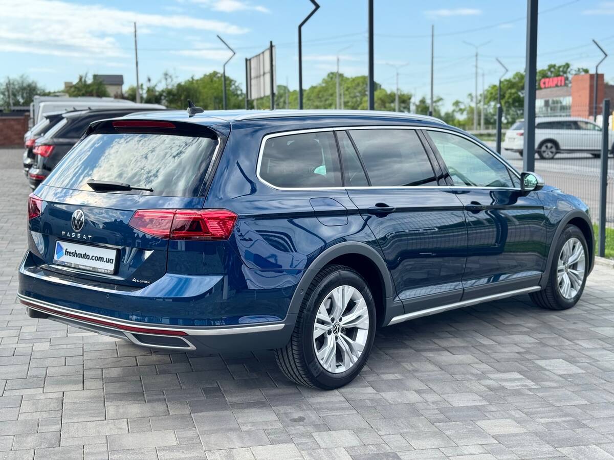 Volkswagen Passat Alltrack 2022 (Фольксваген Пасат Олтрек) — фото 3 з 5
