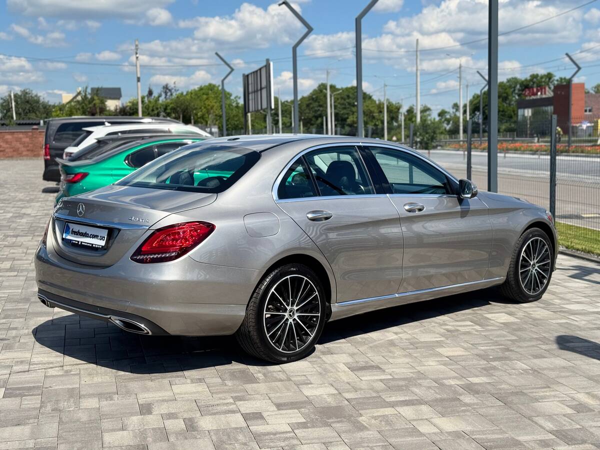 Mercedes-Benz C-Class 2018 - Volume: 2.0 l.