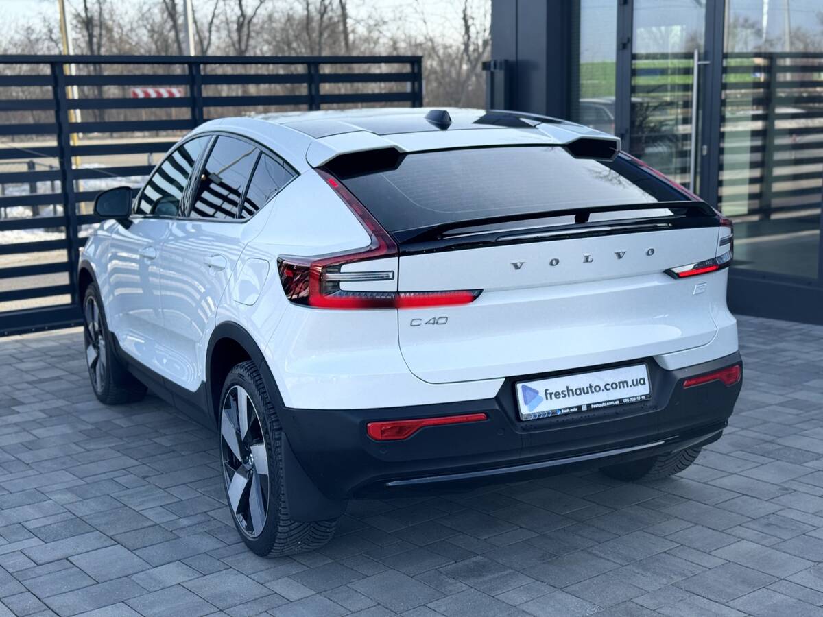Volvo C40 Recharge 2023 - Кількість місць: 5 