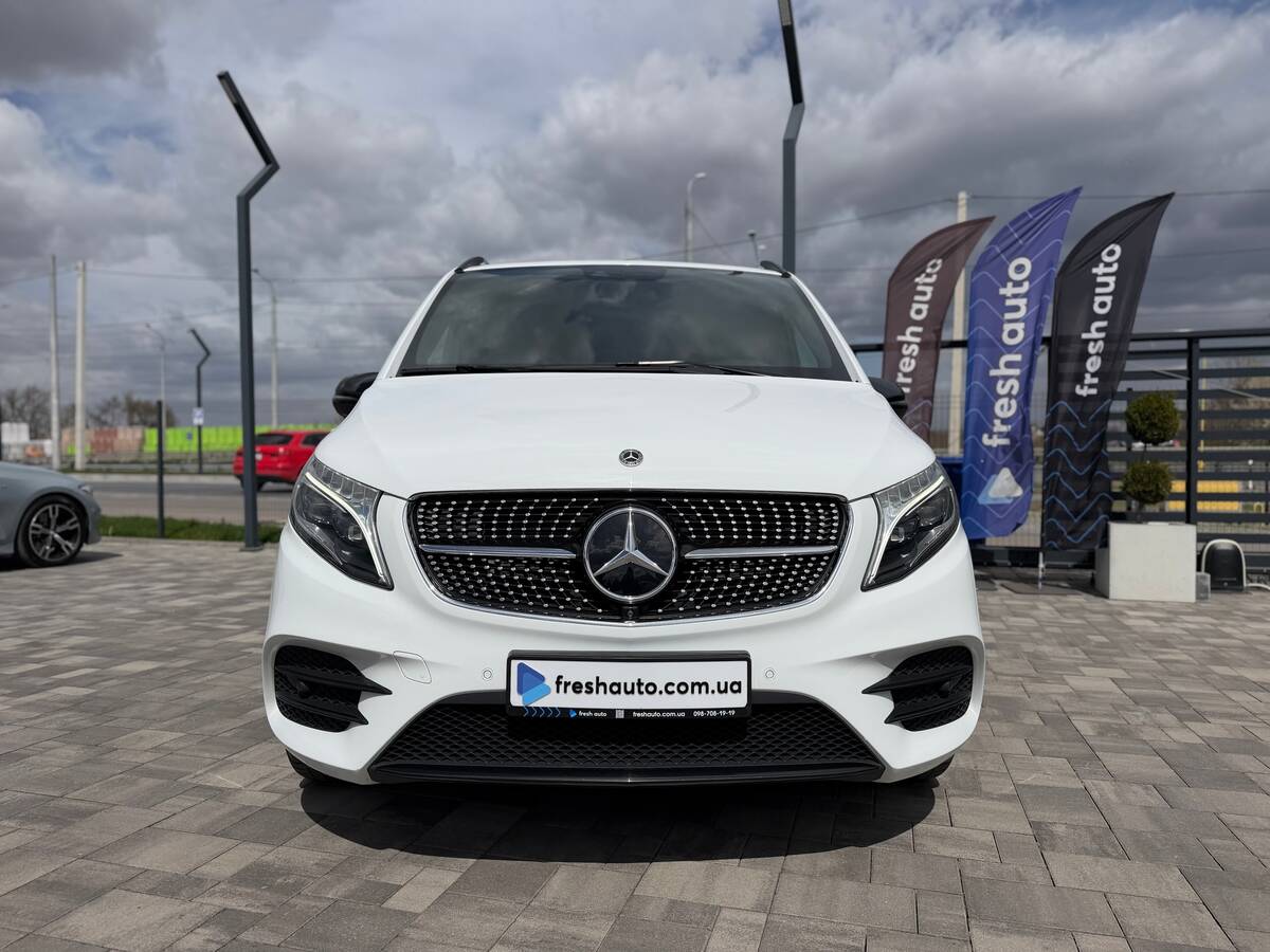 Mercedes-Benz V-Class 2021 - Кількість місць: 7 