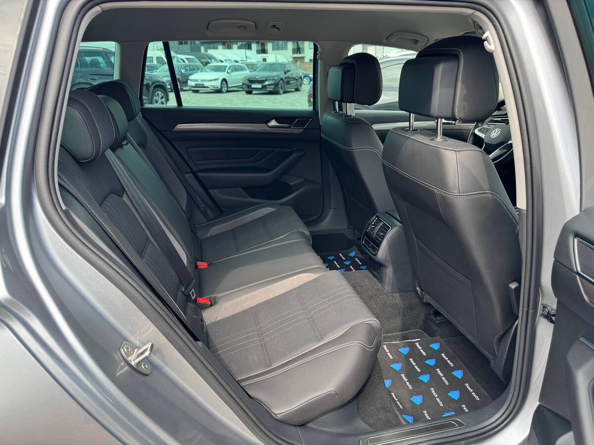 Volkswagen Passat Alltrack 2022 - freshauto