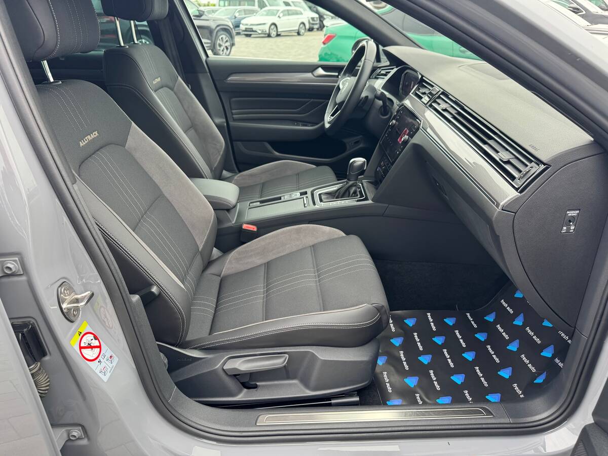 Volkswagen Passat Alltrack 2023 - фреш авто рівне