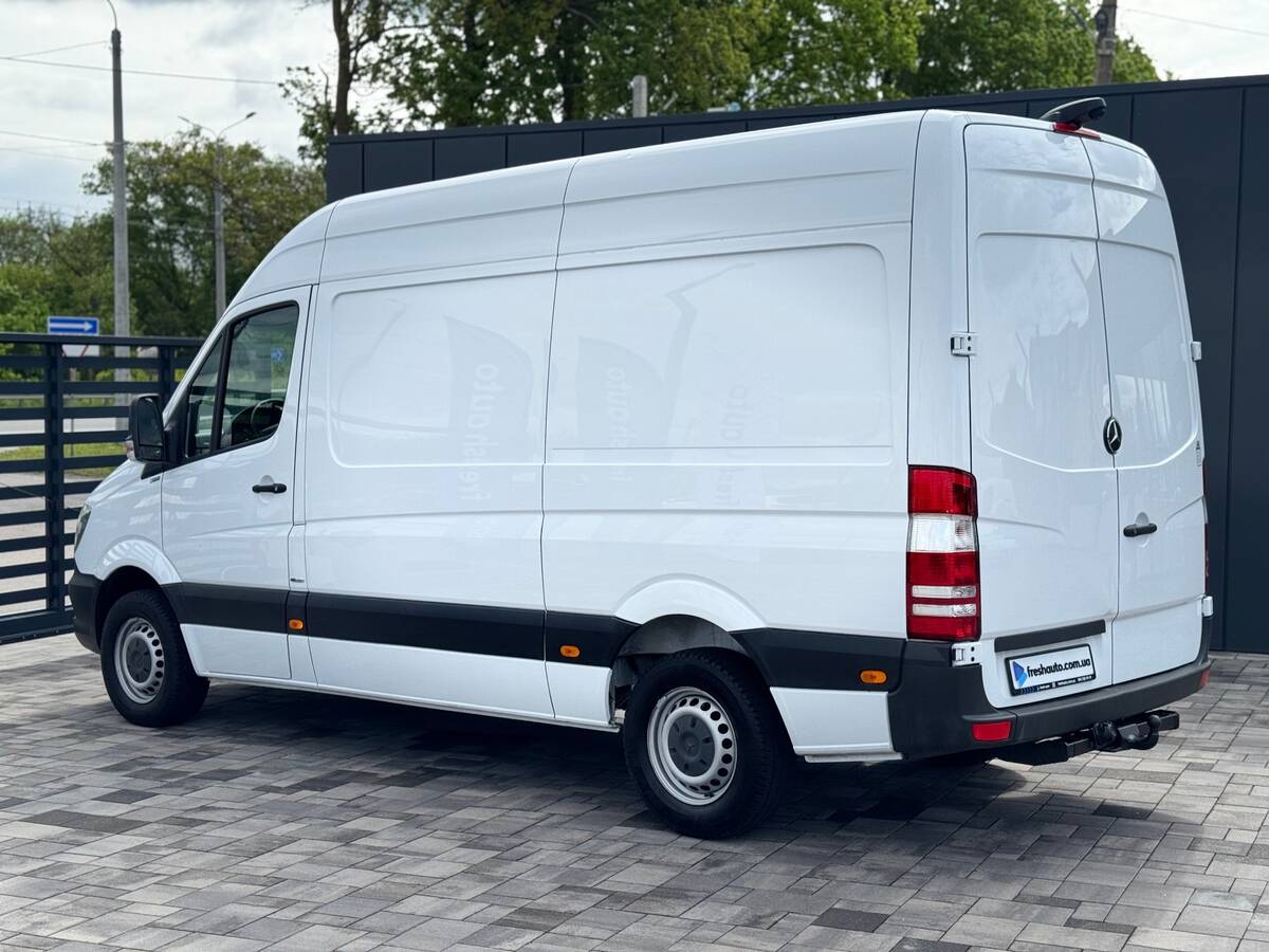 Mercedes-Benz Sprinter 2018 - Number Of Seats: 2 