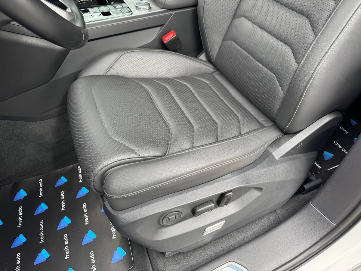 Volkswagen Touareg R 2022 - фреш авто рівне