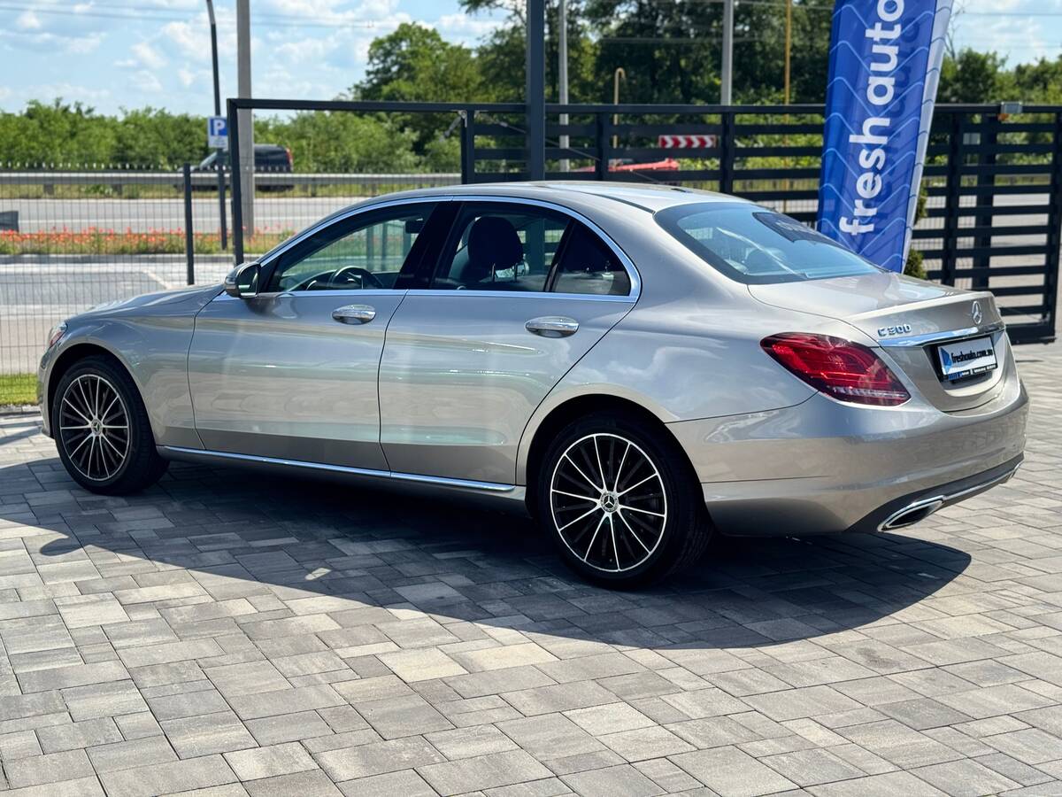 Mercedes-Benz C-Class 2018 - Fuel: Petrol 