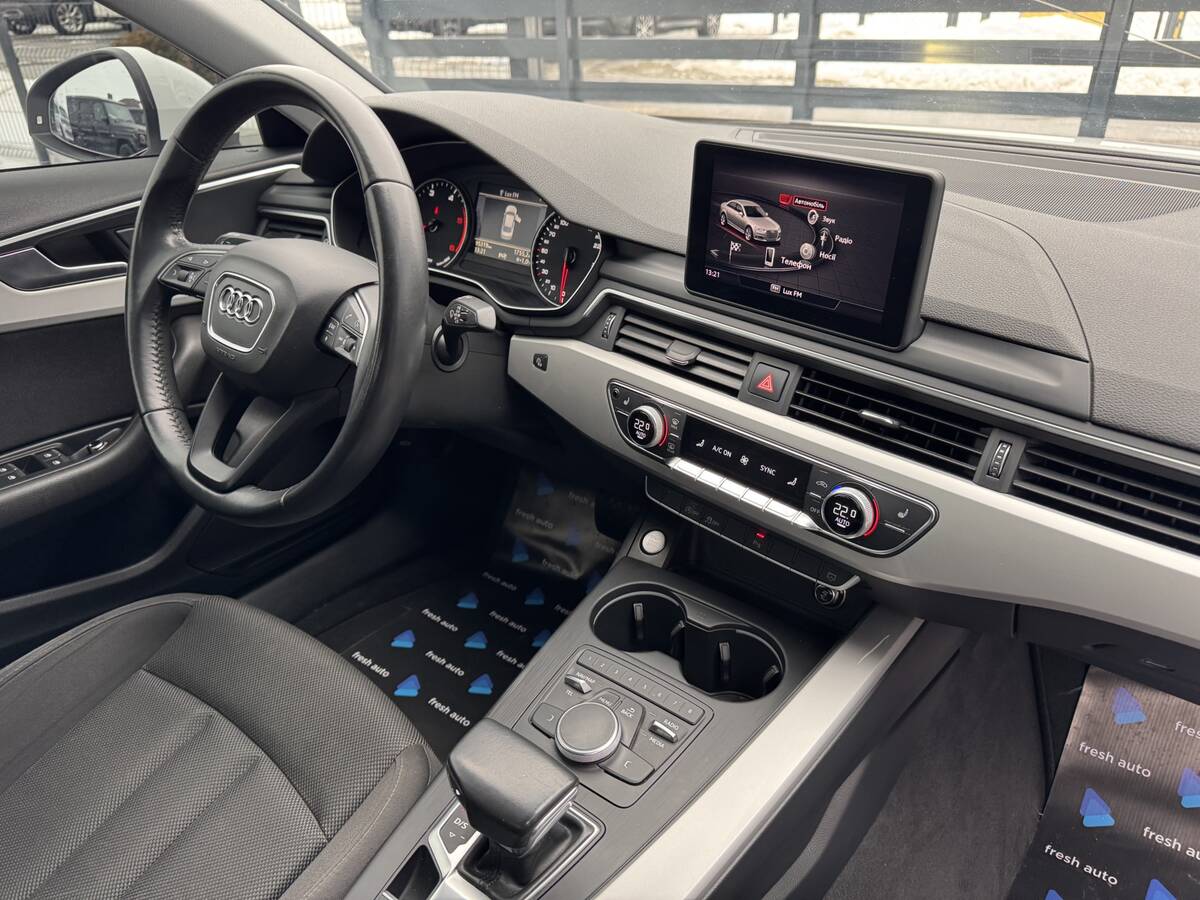 Audi A4 2020 - Коробка передач: Автомат 