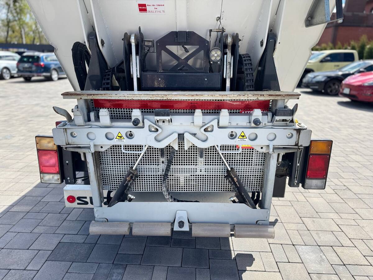 Isuzu NLR 2023 - Об'єм двигуна: 1.9 л.
