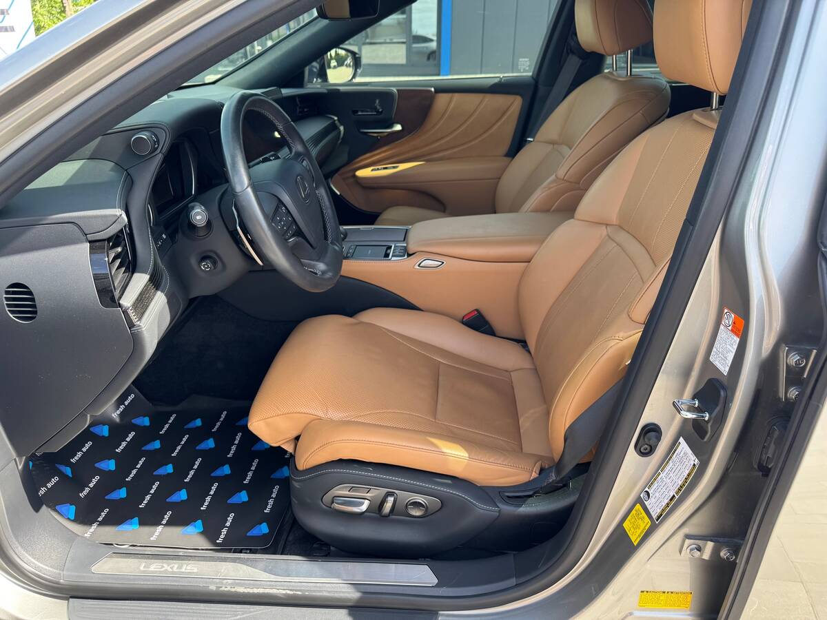 Lexus LS500 2022 - fresh avto