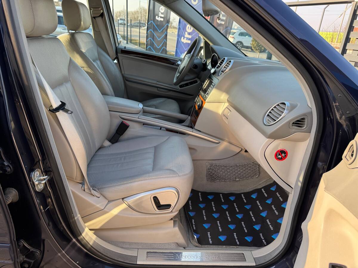 Mercedes-Benz ML 2005 - фреш авто