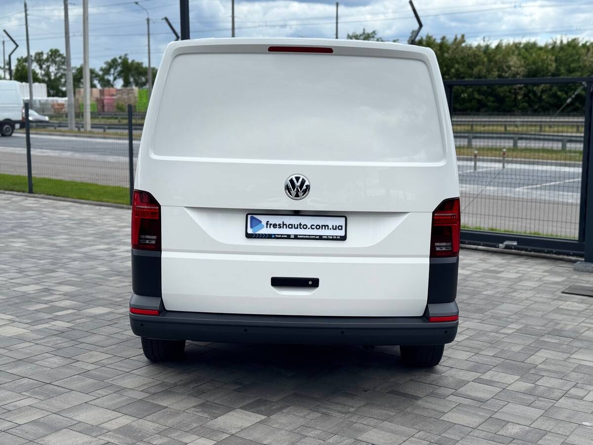 Volkswagen Transporter 2022 - фреш авто
