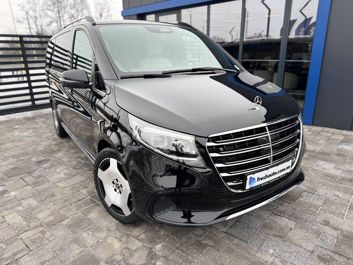 Mercedes-Benz V-Class 2025 - Кількість місць: 6 