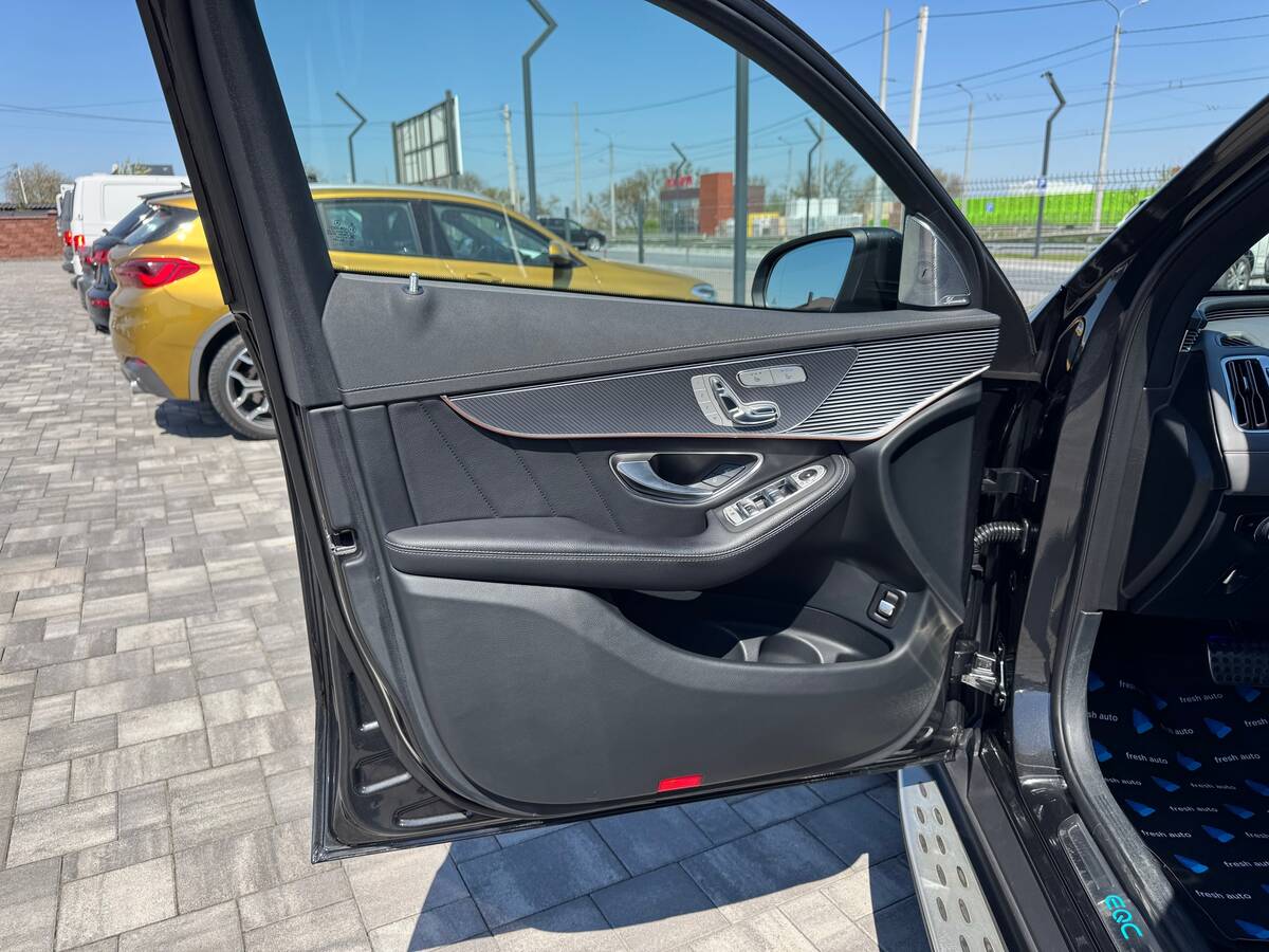 Mercedes-Benz EQC 2021 - фреш авто