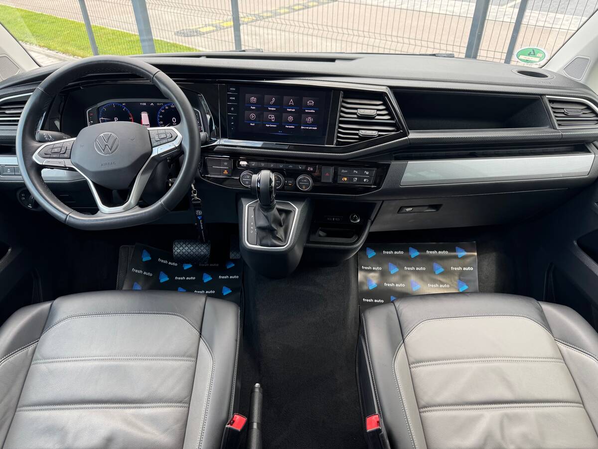Volkswagen Multivan 2021 - Об'єм двигуна: 2.0 л.