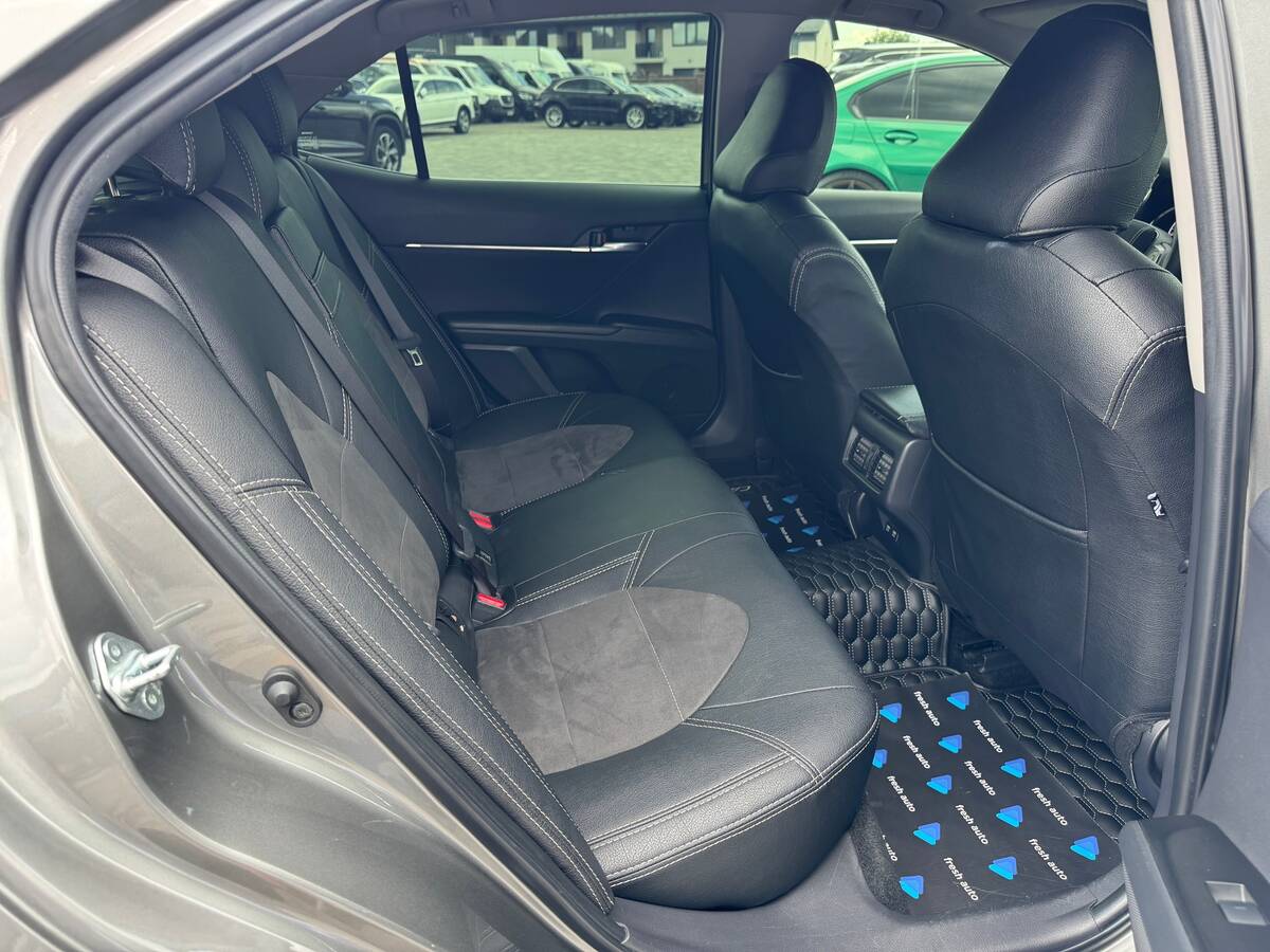 Toyota Camry 2021 - fresh auto