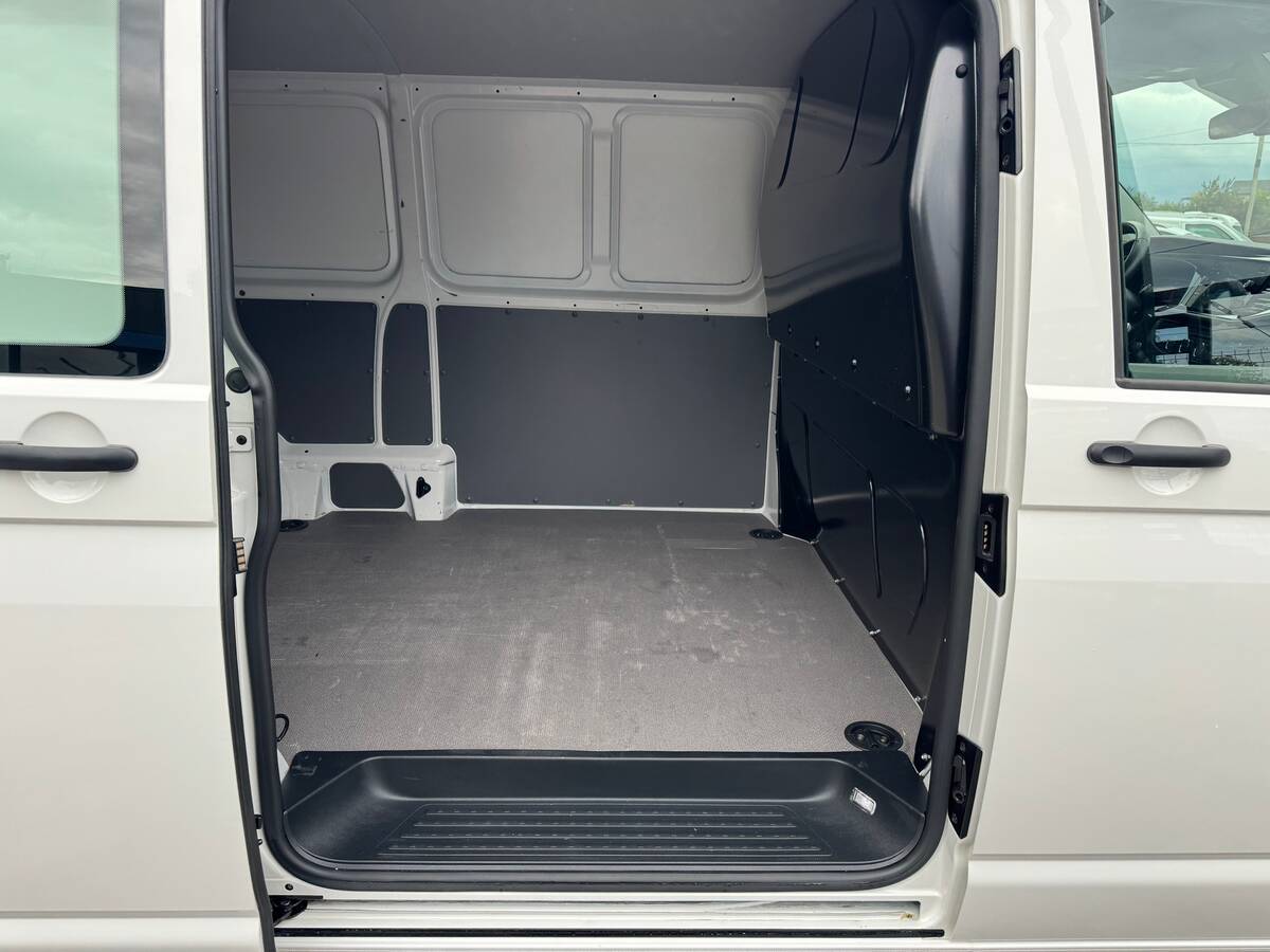 Volkswagen Transporter 2022 - Fuel: Diesel 
