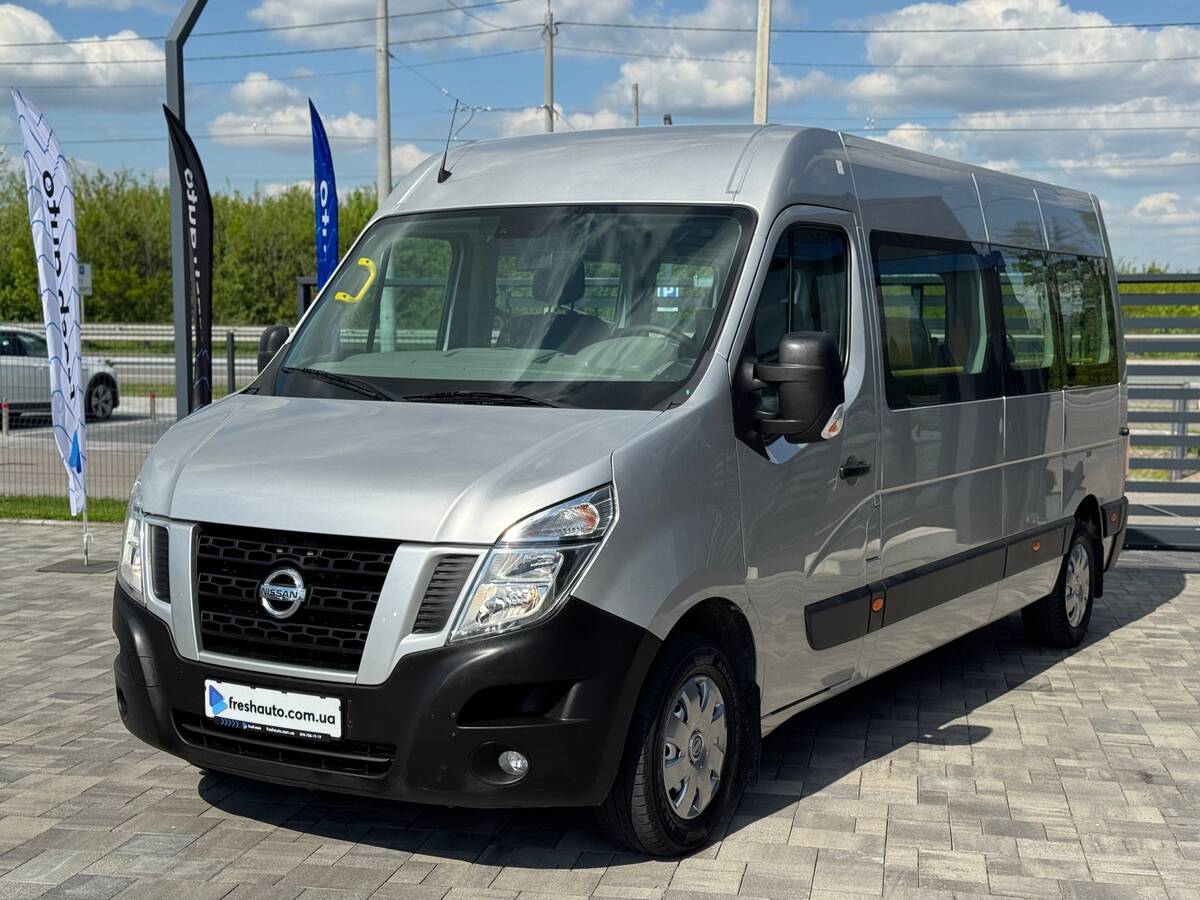 Nissan NV400 2015 - Number Of Seats: 9 