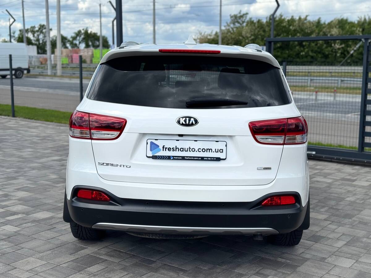 Kia Sorento 2016 - фреш авто