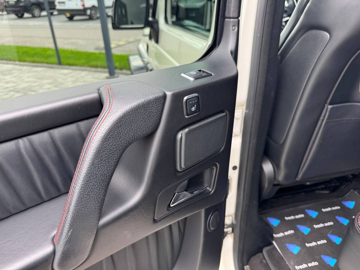 Mercedes-Benz G-Class 2015 - DriveType: All-wheel 