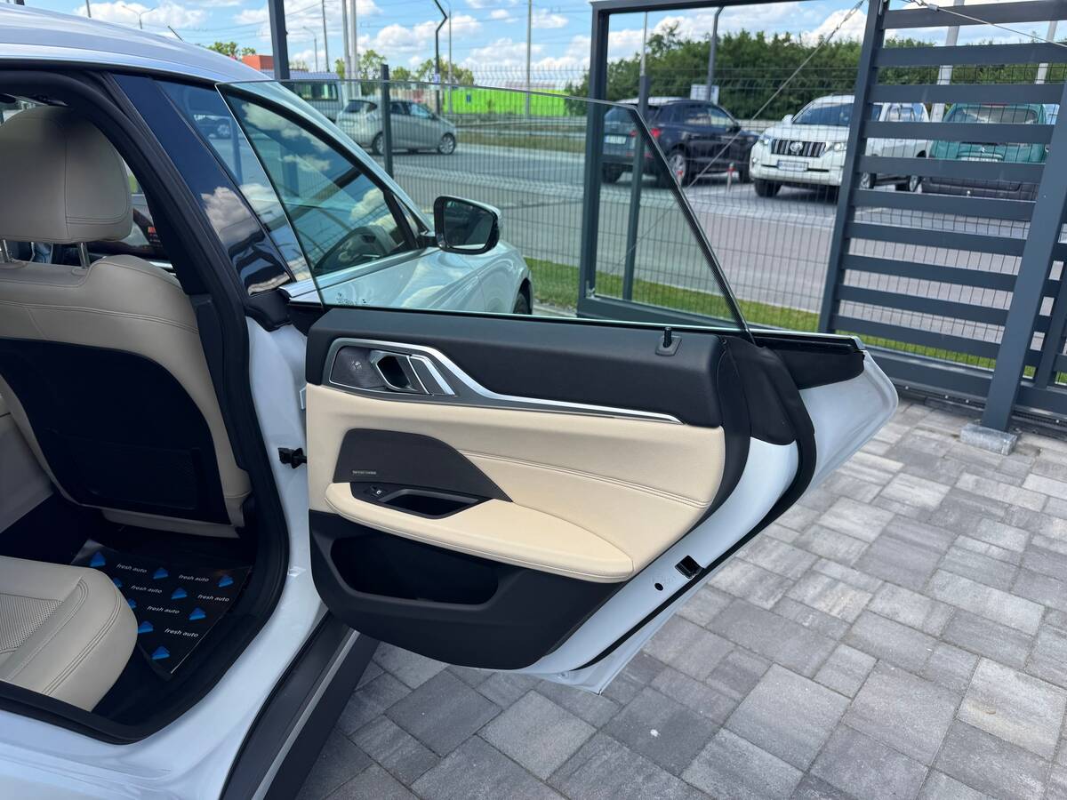 BMW i4 2022 - фреш авто рівне