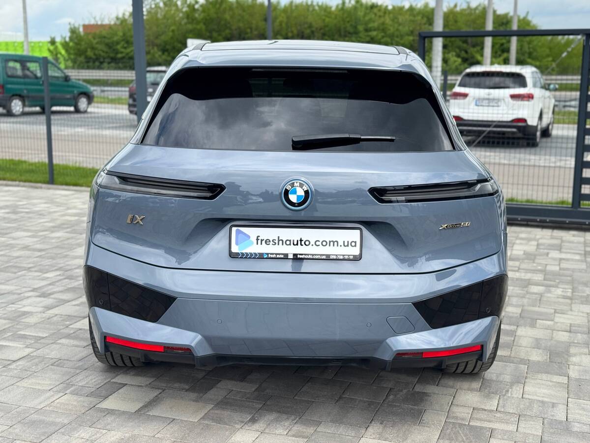BMW iX 2023 - Батарея: 112 кВт